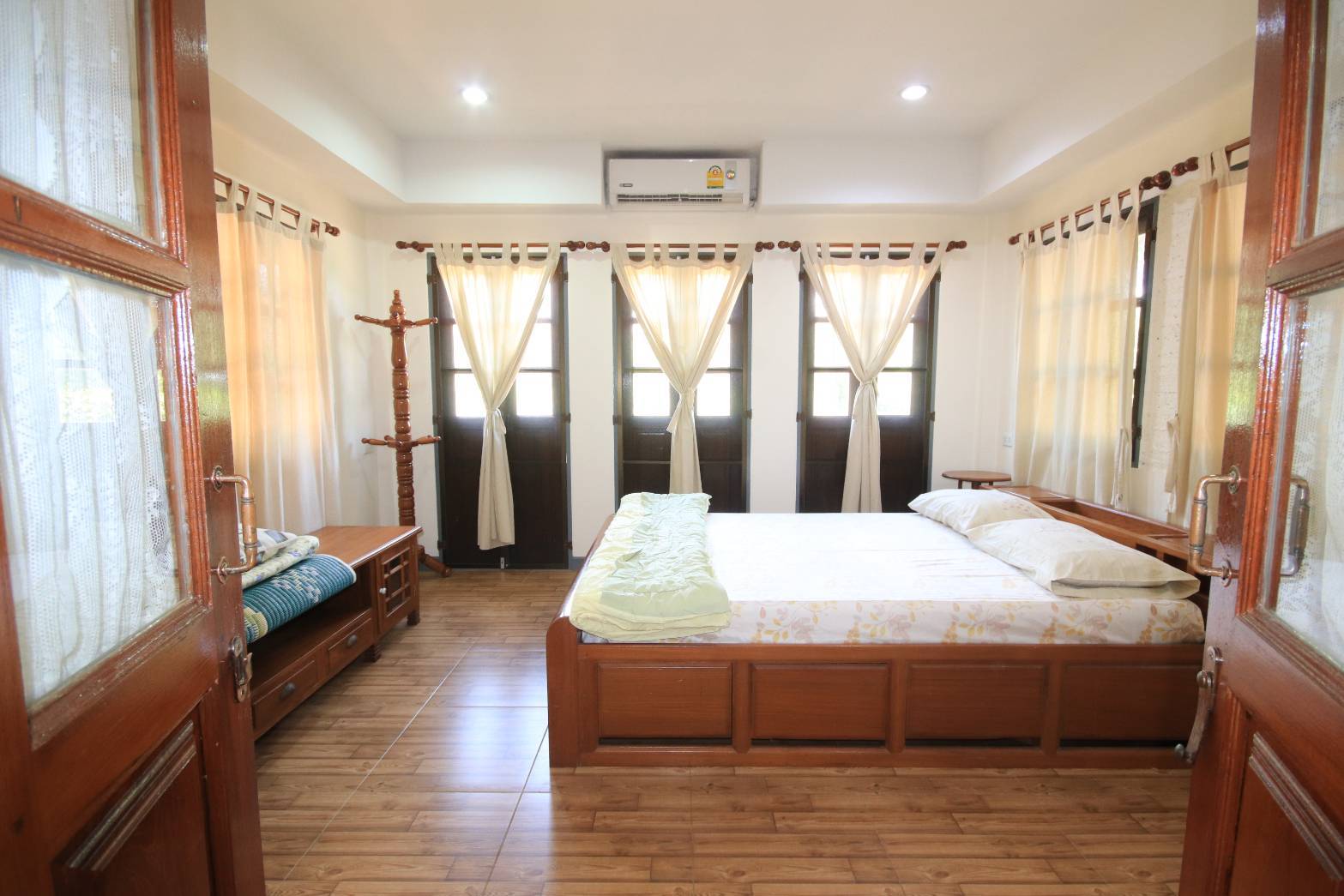 ที่พัก บ้าน ติดทะเล แหลมแม่พิมพ์ แกลงระยอง อุปกรณ์ปิ้งย่างทำครัว 