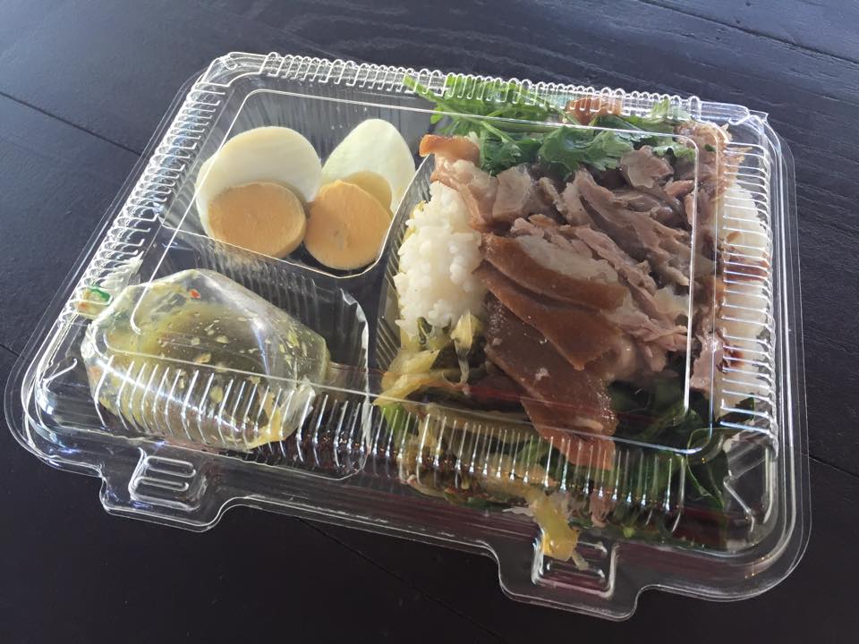 ข้าวขาหมูระยอง สาขาตะพง ข้าวกล่อง ข้าวหมูแดง มันไก่ เกี๋ยวเตี๋ยวเป็ดตุ๋น เน้นเป็ด คากิ