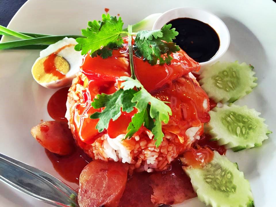 ข้าวขาหมูระยอง สาขาตะพง ข้าวกล่อง ข้าวหมูแดง มันไก่ เกี๋ยวเตี๋ยวเป็ดตุ๋น เน้นเป็ด คากิ